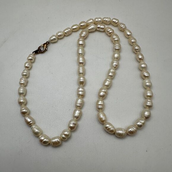19" genuine freshwater pearl necklace with gold tone lobster clasp! - Picture 11 of 14